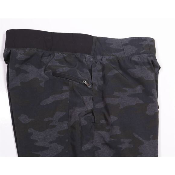 Lululemon Men's License to Train Gray Black Camo Shorts Medium - Picture 7 of 8